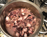 Foto del paso 3 de la receta: 206. Pulpo estofado con vino (principal pescado)