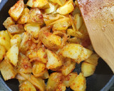 Foto del paso 4 de la receta: Sartén de patatas con huevo
