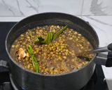 Foto langkah ke 5 dari resep Bubur Kacang Hijau topping kelapa muda.