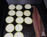 Foto del paso 1 de la receta: Verdel con calabacín a la plancha y refrito de ajos