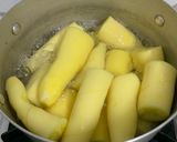 Hình bước làm 1 của món Khoai Mì Vàng Xào Cốt Dừa