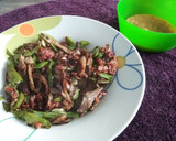 Foto del paso 3 de la receta: Arroz rojo salteado con setas y vainas
