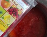 A picture of step 6 of Custard and jelly combo.