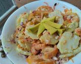 Foto del paso 5 de la receta: Ensalada🥙tibia de papa, zanahoria🥕tomate🍅cebolla🧅 aguacate🧅🍅🥕🥑