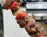 รูปขั้นตอนการทำที่ 5 ของ เคบับเนื้อวัวสองสัญชาติ (Beef Kabob)