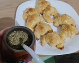 Foto del paso 5 de la receta: Medialunas de manteca express🥐