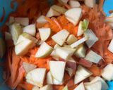 A picture of step 1 of Carrot salad.