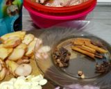Foto langkah ke 1 dari resep Babi dan Telur rempah kecap (Phak low Te hie & Neeng).