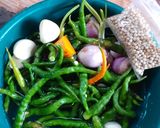 Foto langkah ke 2 dari resep Gulai bebek cabe ijo.