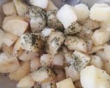 Foto langkah ke 2 dari resep Roasted potato, mudah dan enak.