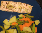 Foto del paso 5 de la receta: Salmón al vapor con verduritas en thermomix