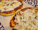 Foto langkah ke 6 dari resep Homemade Smoked Beef Sausage Pizza.