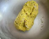 A picture of step 1 of Maharashtrian Thalipeeth.