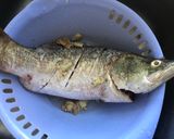 Hình bước làm 1 của món Cá vược hấp xì dầu thơm ngon khó cưỡng!