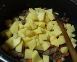 Pas rețetă Carne de curcan cu cartofi înnăbușiți în sos de iaurt 2 fotografie