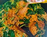 Foto langkah ke 5 dari resep Bakmie Sayur.