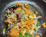 A picture of step 5 of Soya chunks fried rice.