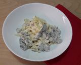 Pas rețetă Tagliatelle de casă cu ciupercuțe, cârnați și smântână 9 fotografie