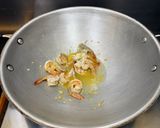 Foto langkah ke 3 dari resep Udang Saus Mentega.