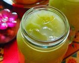 A picture of step 4 of Ice apple grapes juice.