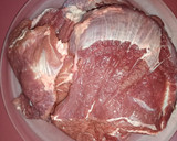 Foto del paso 1 de la receta: Carrilleras de ternera al vino tinto, con falso parmesano