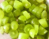 A picture of step 1 of Grapes Chutney.