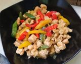 Foto langkah ke 4 dari resep Tumis Ayam Rainbow (Paprika).
