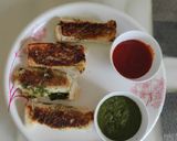 A picture of step 3 of Bread panner roll with rajma.