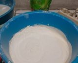Foto langkah ke 3 dari resep Steamed Matcha Cheesecake.