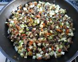 Foto del paso 2 de la receta Quiche de carne con verduras y quesos