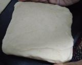 A picture of step 4 of Chicken pizza sandwich.