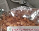 A picture of step 4 of Puffed Rice Snack (Lasaniya Mumra Chavana).