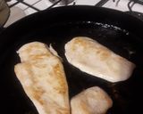 Foto del paso 2 de la receta: Pechugas grilladas con naranjas al azafrán y manzanas al coñac