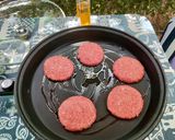 Foto del paso 3 de la receta Calabacín salteado con queso y hamburguesa