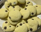 Foto del paso 3 de la receta: Alfajorcitos De Maicena Con Chips De Chocolate Para Regalar