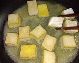 รูปขั้นตอนการทำที่ 3 ของ เต้าหู้ทอดราดซอสมะขามเปียก (Fried Tofu with Tamarind Sauce)