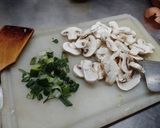 Foto del paso 1 de la receta: Salsa Blanca con Champiñones - Sin Tacc