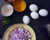 A picture of step 1 of Egg bhurji.