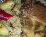 Savanyú káposztaágyon sült sertéstarja burgonyával recept fázis 3 fotója
