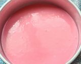 A picture of step 5 of Surprise heart cake.