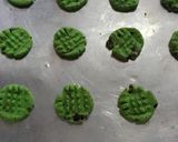 Foto langkah ke 3 dari resep Goodtime Pandan Choco Cookies.