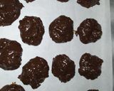 Foto langkah ke 1 dari resep Chewy Chocolate Cookies (with choco-crunchy filling).
