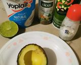 Foto del paso 3 de la receta: Aderezo de yogurt natural y aguacate 🥑
