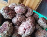 Foto del paso 3 de la receta: Albóndigas con salsa y puré de papas 😋