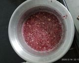 A picture of step 3 of Pomegranate juice.
