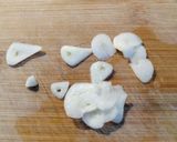 Foto del paso 3 de la receta: Coles de Bruselas con patatas y almejas
