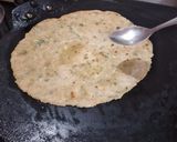 बटाटा-कोथिंबीर पराठा(Batata Kothimbir Paratha Recipe In Marathi) रेसिपी स्टेप 6 फोटो 