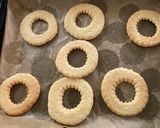 A picture of step 4 of Biscoff sandwich biscuit.
