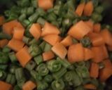 கேரட்,பீன்ஸ் பொரியல் (carrot,beans poriyal recipe in tamil) ரெசிபி ஸ்டேப் 2 புகைப்படம்