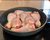 Foto del paso 1 de la receta: Muslos de pollo en salsa de soja y limón